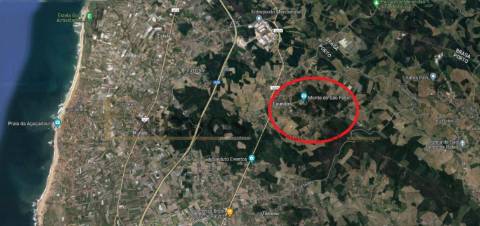 Lote de terreno com 380m2, em Laúndos