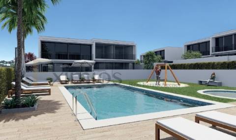 Moradia V3 em fase de construção, em Vila Chã.
