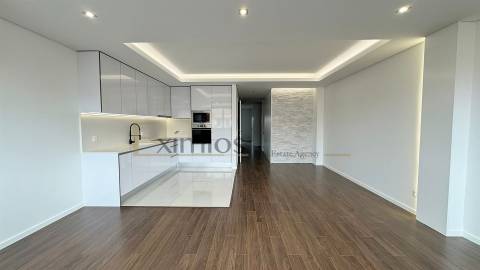 Apartamento T3 novo, no Porto