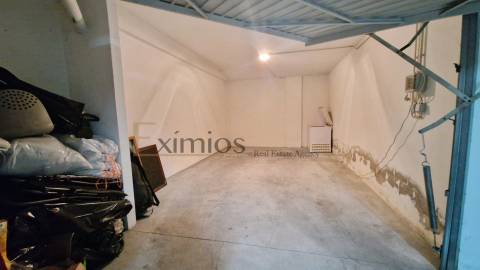 Apartamento T3 com garagem, em Argivai