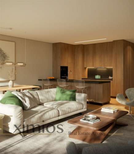 Apartamento T4, em construção, na Foz do Porto