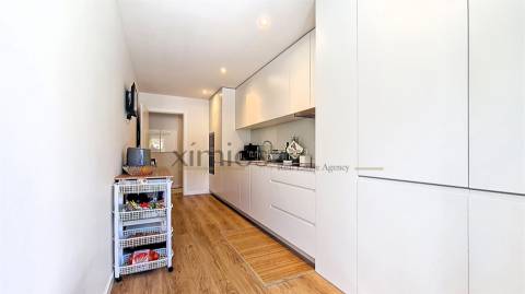 Apartamento T2 com garagem para dois carros, em Gião