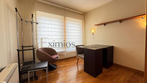 Apartamento T2 com garagem, no centro da Póvoa de Varzim