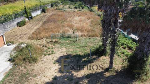 Terreno urbanizável, em Tougues