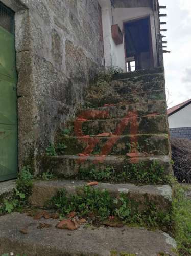 Moradia para Restaurar  Venda em Carvalhosa,Paços de Ferreira