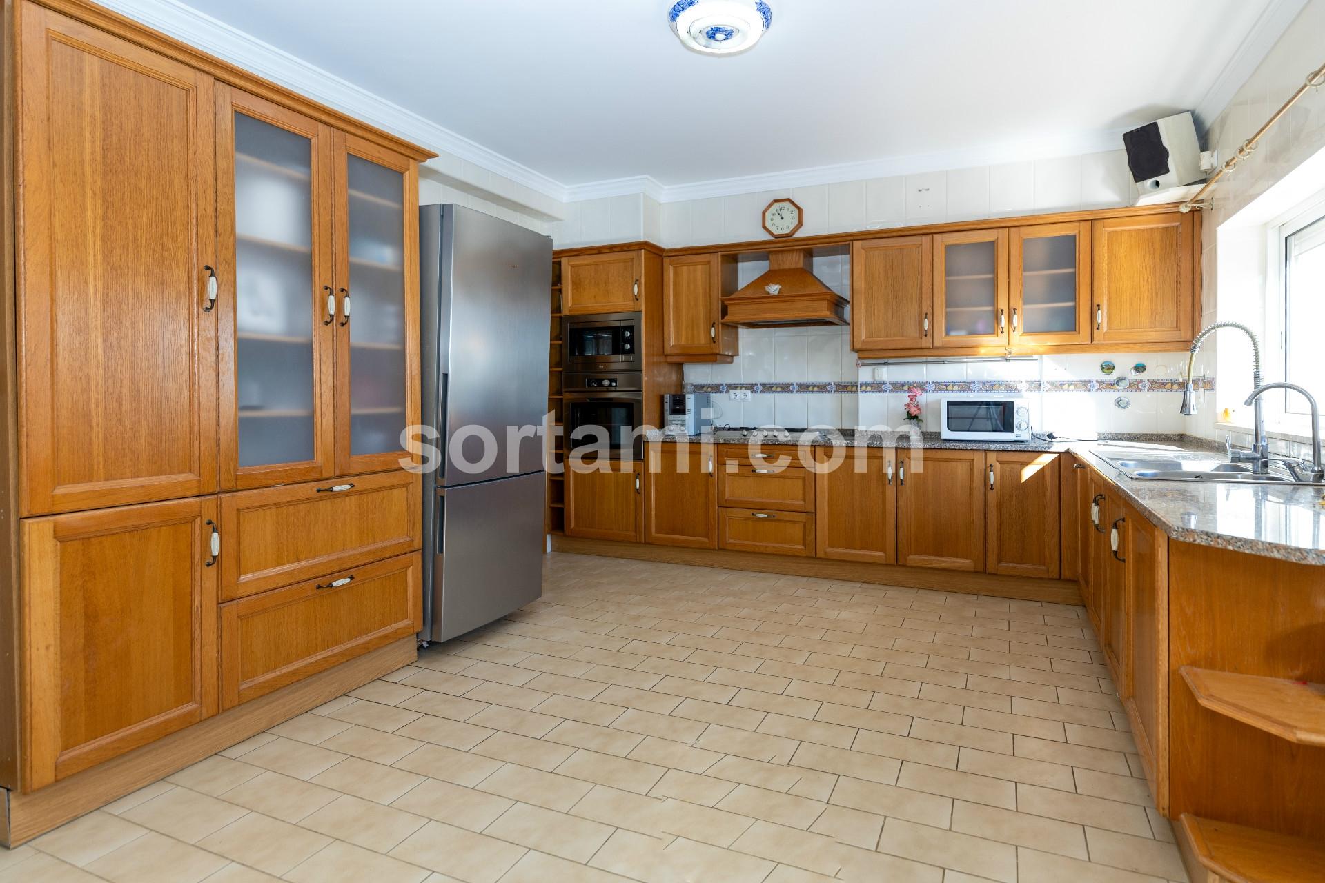 Moradia Isolada T4 Venda em Santa Bárbara de Nexe,Faro
