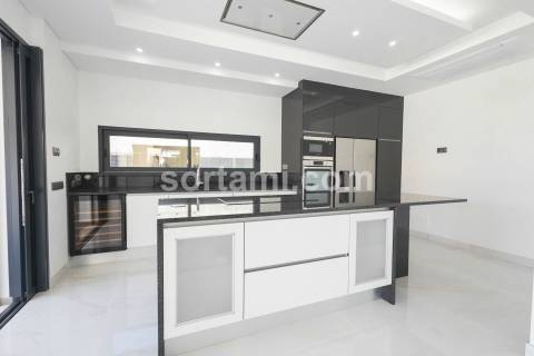 Moradia Isolada T3+1 Venda em Quarteira,Loulé