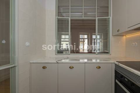 Apartamento T3 Venda em Cedofeita, Santo Ildefonso, Sé, Miragaia, São Nicolau e Vitória,Porto