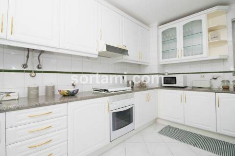 Apartamento T3 Arrendamento em Quarteira,Loulé