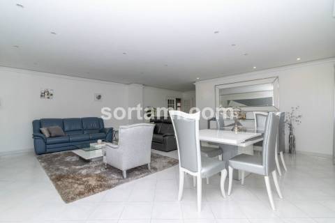 Apartamento T3 Arrendamento em Quarteira,Loulé