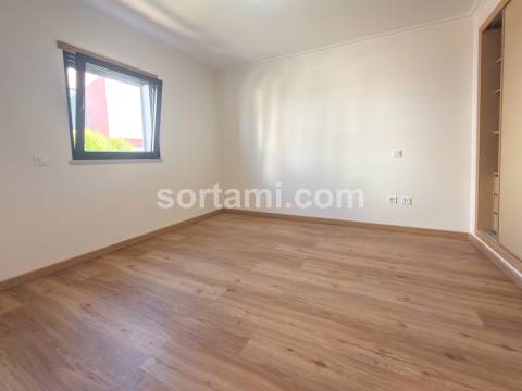 Moradia em Banda T2 Venda em Guia,Albufeira