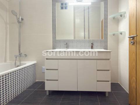 Moradia em Banda T2 Venda em Guia,Albufeira
