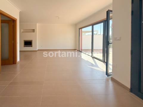 Moradia em Banda T2 Venda em Guia,Albufeira