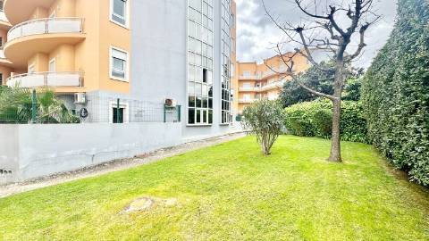 Apartamento T3 Venda em Carregado e Cadafais,Alenquer