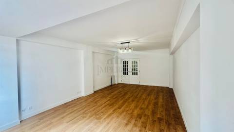 Apartamento T3 Venda em São Domingos de Benfica,Lisboa