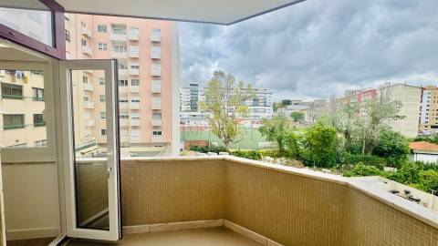 Apartamento T3 Venda em São Domingos de Benfica,Lisboa