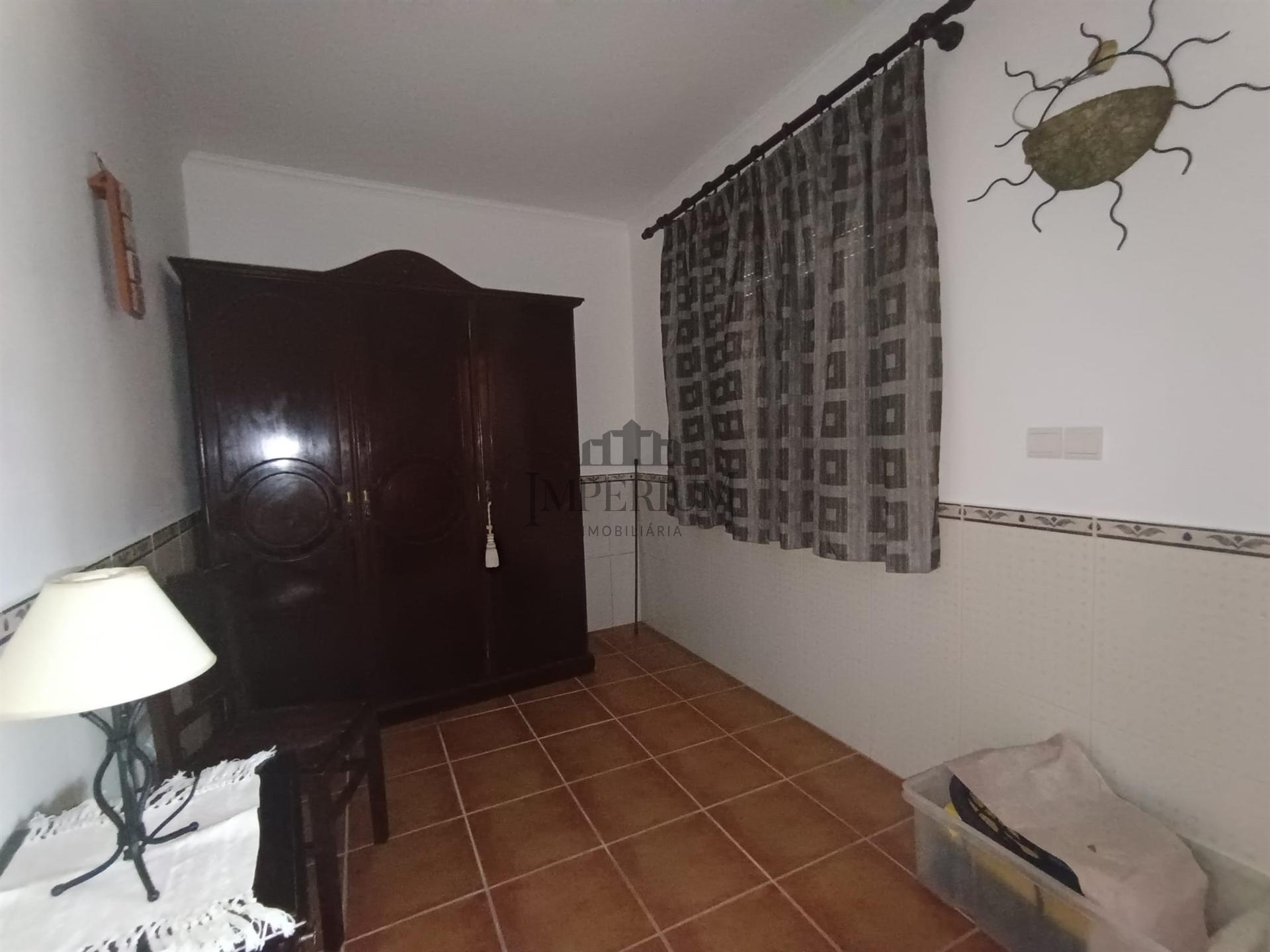 Moradia T2 Arrendamento em Alenquer (Santo Estêvão e Triana),Alenquer