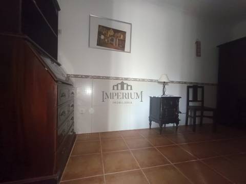 Moradia T2 Arrendamento em Alenquer (Santo Estêvão e Triana),Alenquer