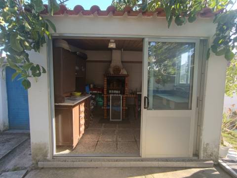 Moradia T2 Arrendamento em Alenquer (Santo Estêvão e Triana),Alenquer