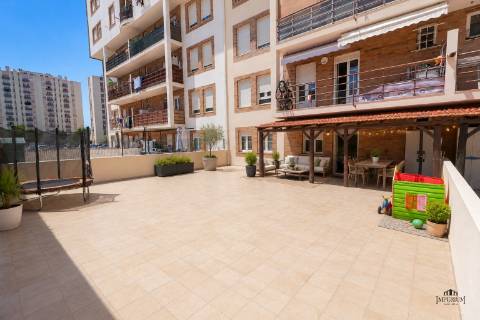 Apartamento T2 Venda em Carregado e Cadafais,Alenquer