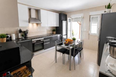 Apartamento T2 Venda em Carregado e Cadafais,Alenquer