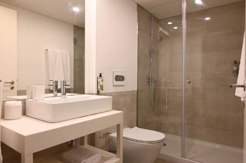 Loft T1 + T0 - Junto à Ponte D. Luís I - 350mt Est. Metro Jardim do Morro.