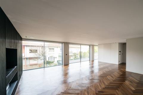 Apartamento de luxo c/ 4 suites, acabamentos premium, Junto à Avenida da Boavista