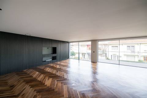 Apartamento de luxo c/ 4 suites, acabamentos premium, Junto à Avenida da Boavista