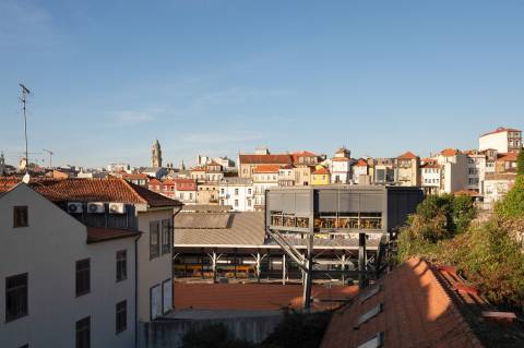 Apt. T1+1 c/ varanda a 190 mt  Est. do Metro S. Bento - Centro Histórico Porto