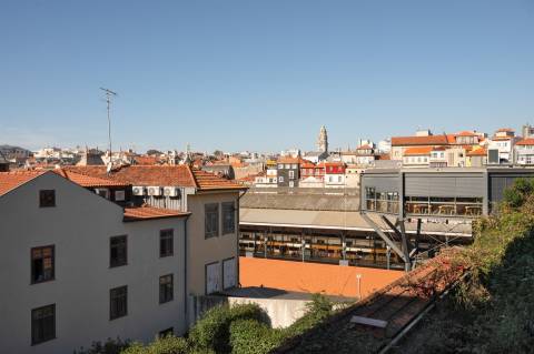 Apt. T2 c/ Varanda a 190 mt  Est.do Metro S. Bento - Centro Histórico Porto