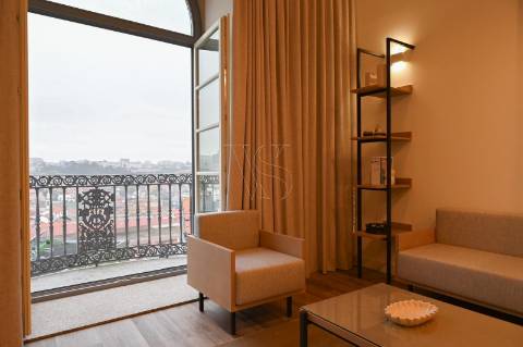 Loft  - Junto à Ponte D. Luís I - 350mt da Estação de  Metro "Jardim do Morro".
