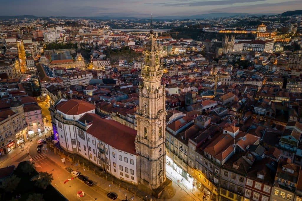 Espaço comercial para investimento em Cedofeita.