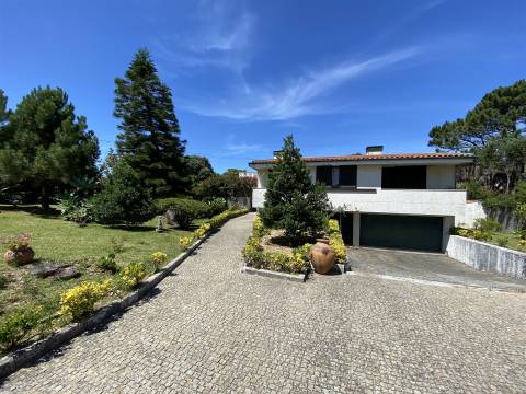 Moradia Clássica/Luxo em Miramar - a 150 mt da Praia.