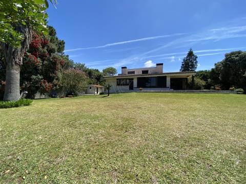 Moradia Clássica/Luxo em Miramar - a 150 mt da Praia.