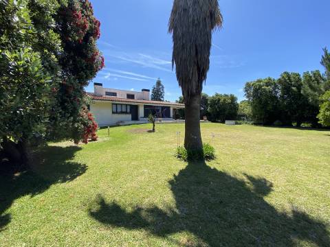 Moradia Clássica/Luxo em Miramar - a 150 mt da Praia.