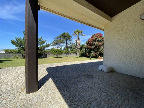 Moradia Clássica/Luxo em Miramar - a 150 mt da Praia.