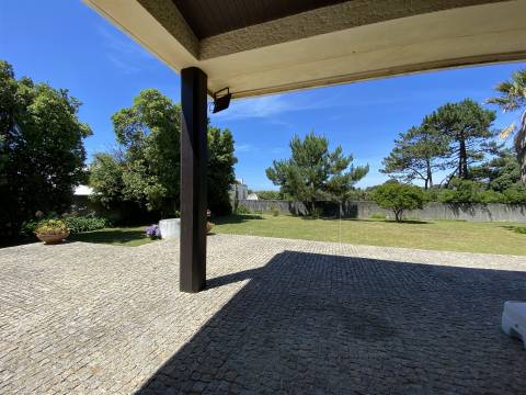 Moradia Clássica/Luxo em Miramar - a 150 mt da Praia.