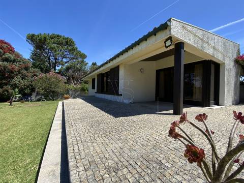 Moradia Clássica/Luxo em Miramar - a 150 mt da Praia.