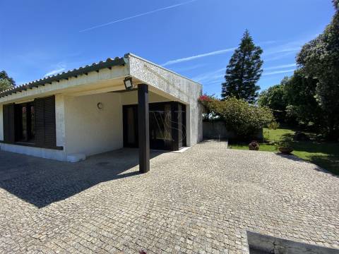 Moradia Clássica/Luxo em Miramar - a 150 mt da Praia.