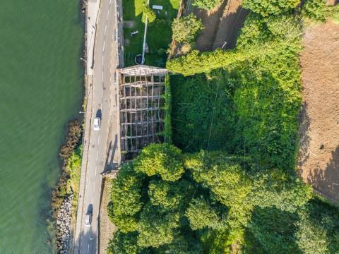 Prédio para reabilitar no CAIS CAPELO IVENS VN Gaia Porto