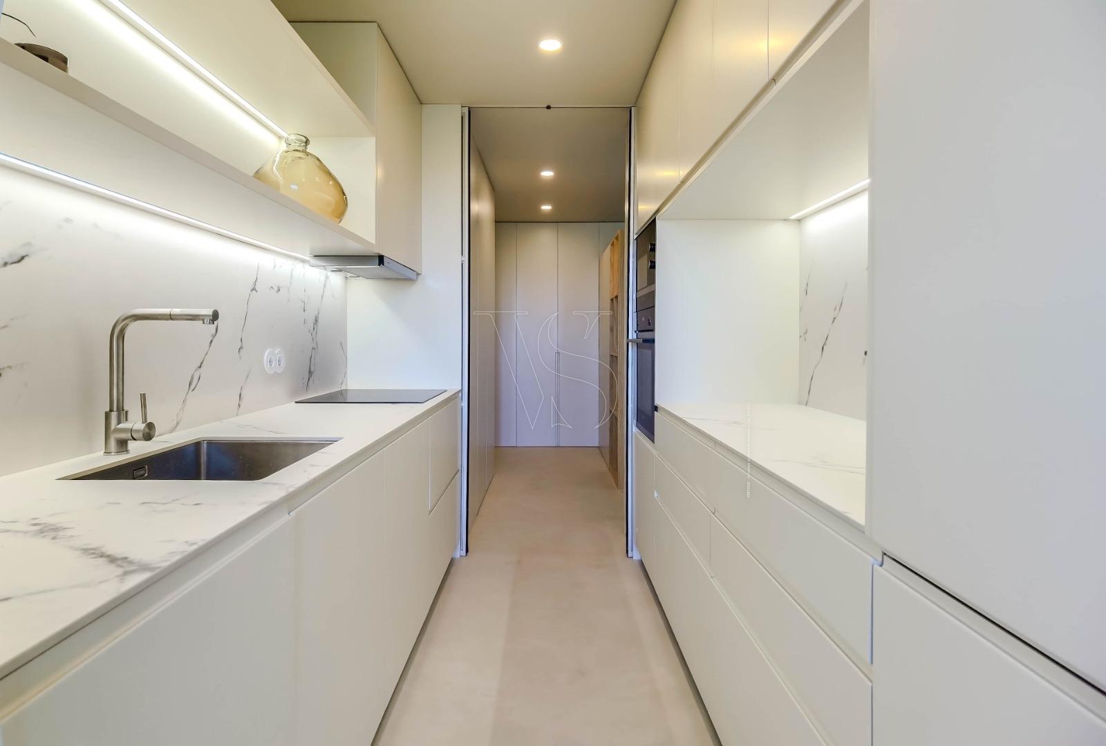 T3 Renovado – Elegância e Conforto nos Pinhais da Foz
