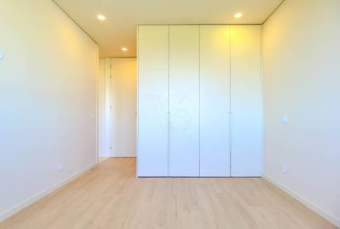 T3 Renovado – Elegância e Conforto nos Pinhais da Foz