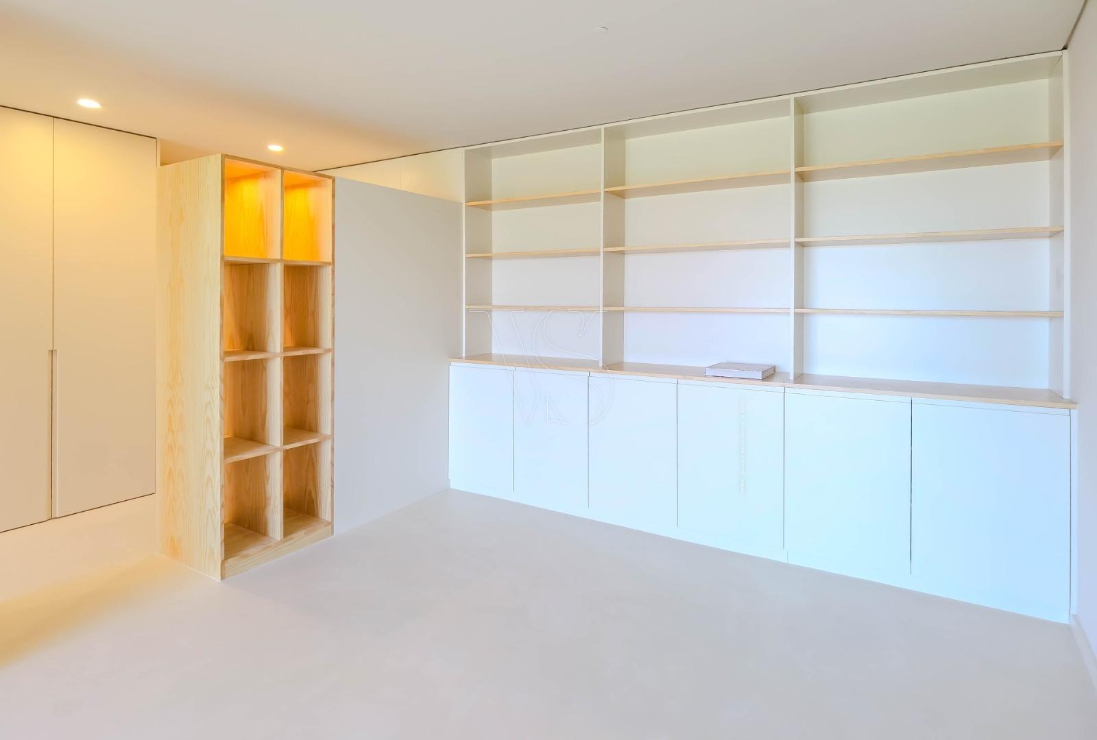 T3 Renovado – Elegância e Conforto nos Pinhais da Foz