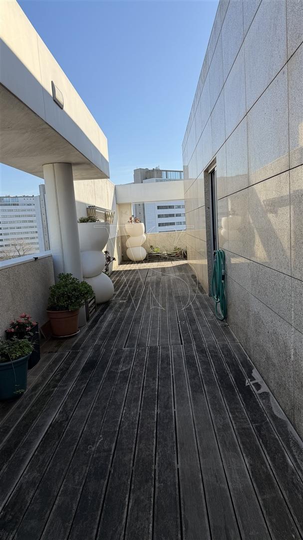 Penthouse Luxo c/ Vista Deslumbrante sobre o Porto, apenas a 10´walking distance da Av.da Boavista.