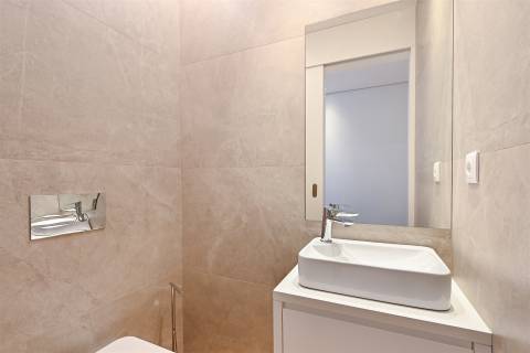 Penthouse Única no Porto com Terraço Panorâmico, Jacuzzi e Vistas Deslumbrantes.