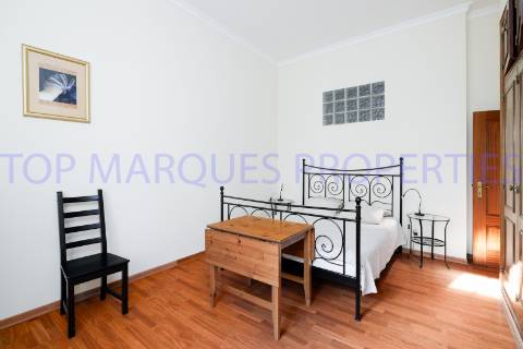 Casa Histórica T3 no coração de Olhão