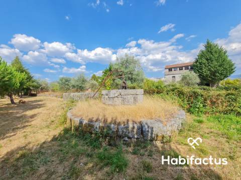 Terreno Rústico  Terreno rustico com possibilidade de construir uma moradia isolada ou duas geminada