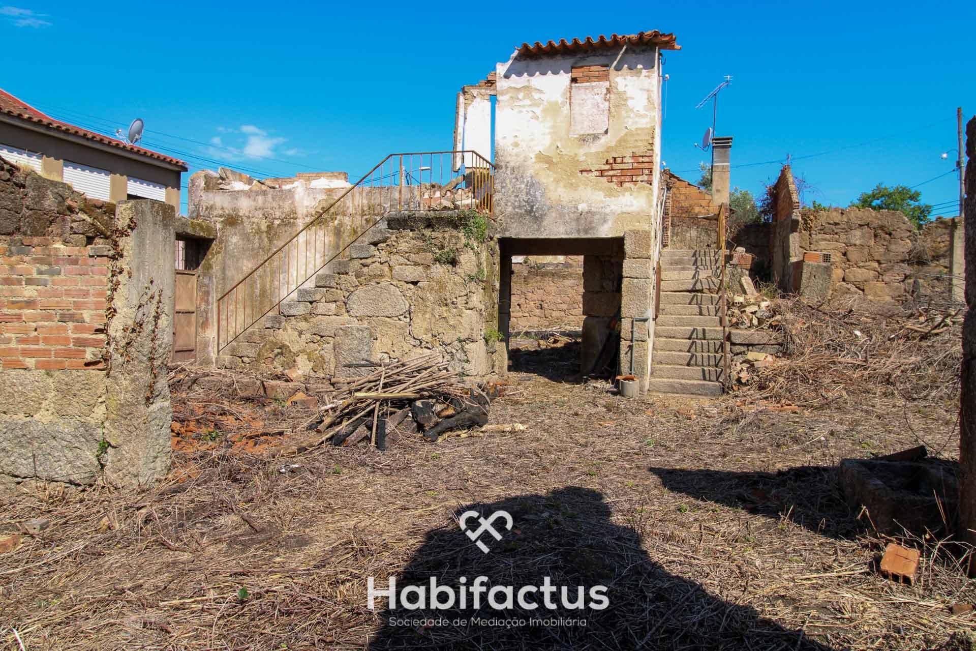 Moradia em Ruínas na Aldeia do Botulho, Tondela