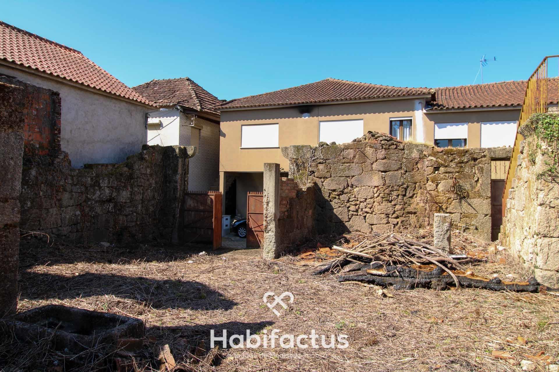 Moradia em Ruínas na Aldeia do Botulho, Tondela