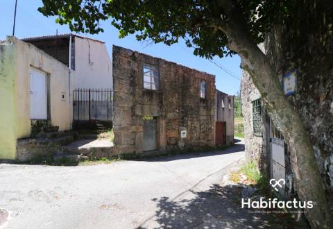 Moradia Devoluta T2 Venda em Santiago de Cassurrães e Póvoa de Cervães,Mangualde